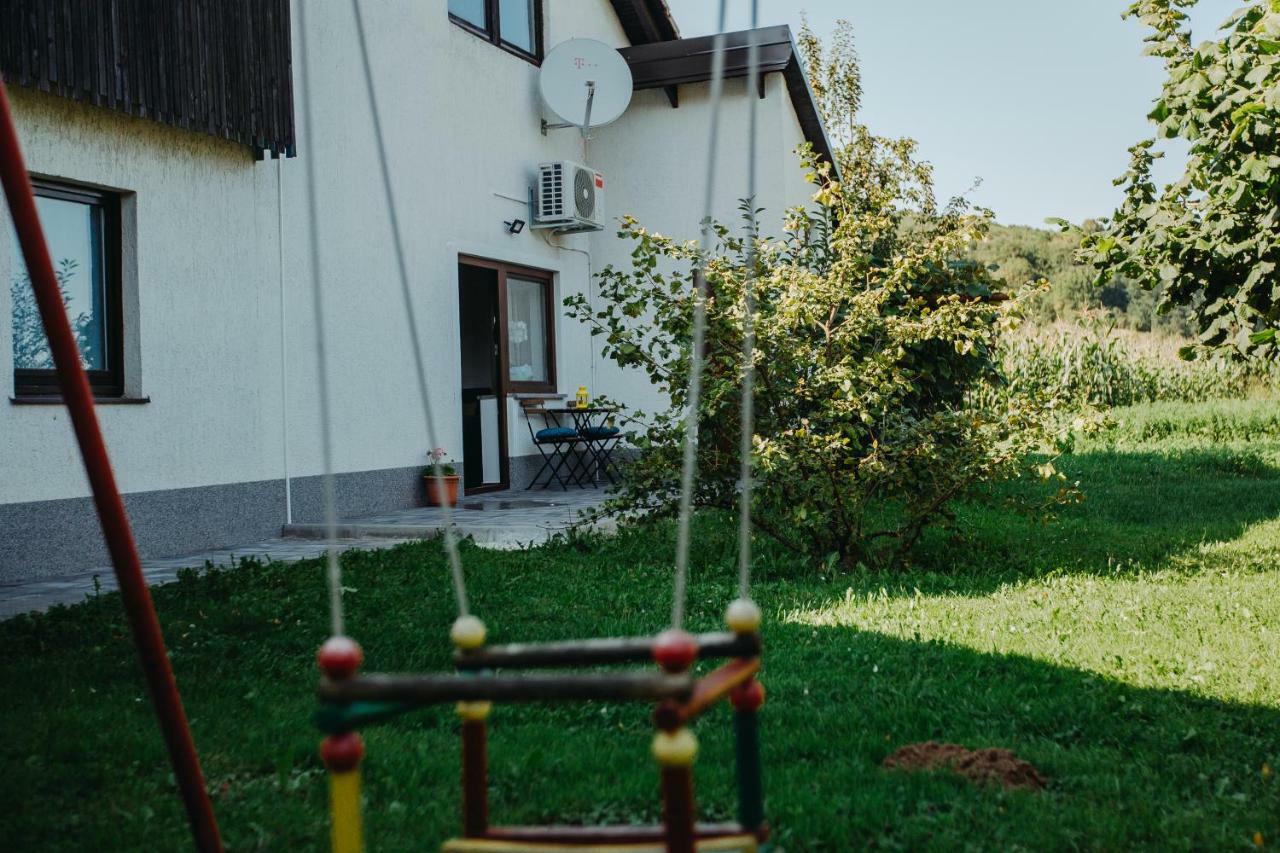 Apartman Vejama Josipdol Zewnętrze zdjęcie